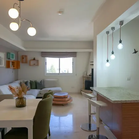 Phaedrus Living Erato Luxury Penthouse דירה