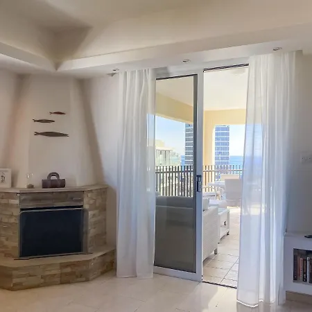 Phaedrus Living Erato Luxury Penthouse *